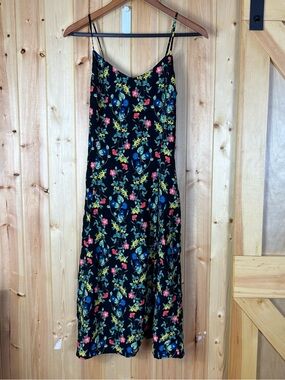 Old Navy Black Floral Sundress Medium Smocked SL Cami Woven Summer Casual Dainty